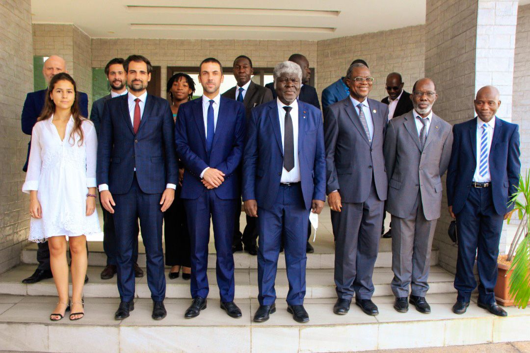 Réunion de travail entre le Club Abidjan Ville Durable et le District d’Abidjan